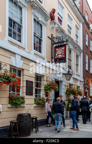 Il Devereux pub/ristorante, temple di Londra, Inghilterra Foto Stock