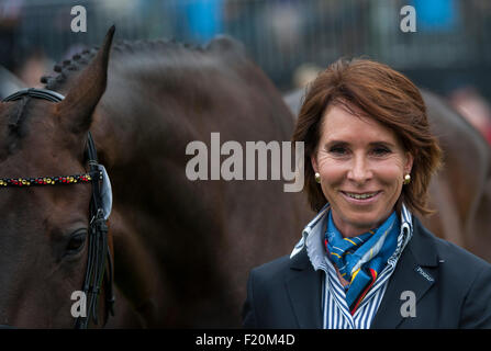 Blair Atholl, Scotland, Regno Unito. Il 9 settembre, 2015. Bettina Hoy [GER] con il Designer 10 al primo controllo. Il FEI European Eventing Championships 2015 Blair Castle Credit: stephen Bartolomeo/Alamy Live News Foto Stock