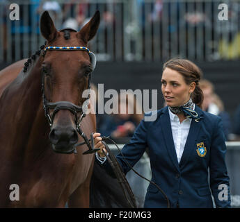 Blair Atholl, Scotland, Regno Unito. Il 9 settembre, 2015. Louise Svensson-Jahde [SWE] con Viva 29 al primo controllo. Il FEI European Eventing Championships 2015 Blair Castle Credit: stephen Bartolomeo/Alamy Live News Foto Stock