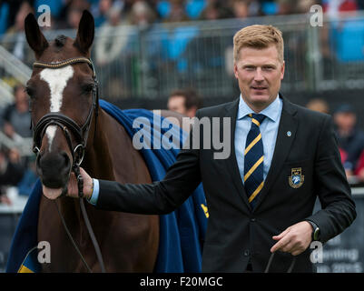 Blair Atholl, Scotland, Regno Unito. Il 9 settembre, 2015. Nicklas Lindback [SWE] con Cendrillon alla prima ispezione. Il FEI European Eventing Championships 2015 Blair Castle Credit: stephen Bartolomeo/Alamy Live News Foto Stock