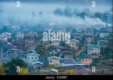 Myanmar (Birmania), stato Shan, Pao la tribù, Kyaut Ta Lon Foto Stock