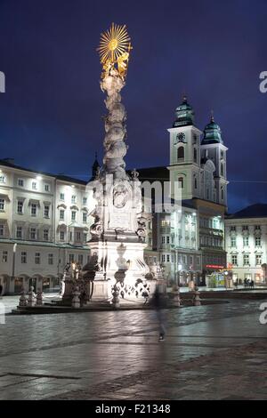 Austria, Austria superiore, Linz, Hauptplatz square, Trinità sulla parte superiore della colonna della Santissima Trinità Foto Stock