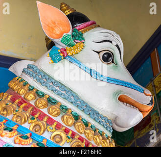 Testa di Nandi, l'Hindu bull Dio, nel Thillai Natarajah tempio di Chidambaram, Tamil Nadu, nell India meridionale Foto Stock