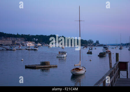 Sunset over Boothbay Harbor. Maine, Stati Uniti d'America. Foto Stock