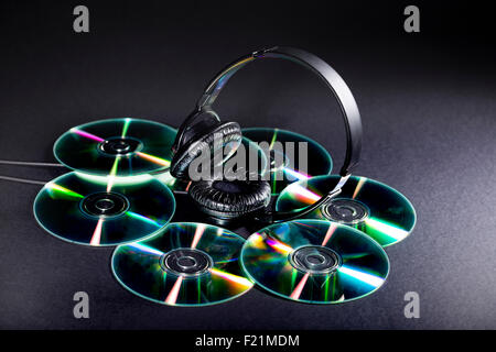 Cd e le cuffie Foto Stock