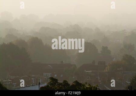 Il torneo di Wimbledon, Londra, Regno Unito. Decimo Sep, 2015. Il torneo di Wimbledon di Londra, Regno Unito. Il 10 settembre 2015. Wimbledon paesaggio coperto di prima mattina nebbia Credito: amer ghazzal/Alamy Live News Foto Stock