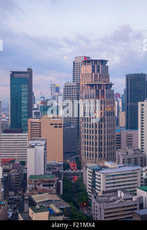 Manila, Filippine - 2 Settembre 2015: Makati lo skyline della citta'. Makati City è uno dei più sviluppati distretto commerciale di Metro Mani Foto Stock