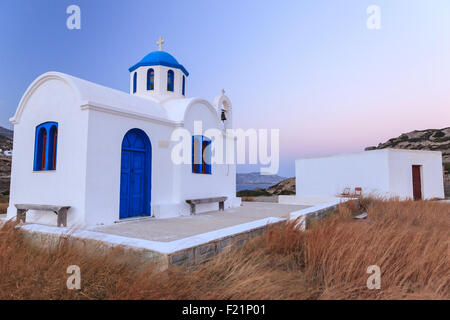 Cappella nella luce della sera, Karpathos, Dodecaneso, Grecia Foto Stock