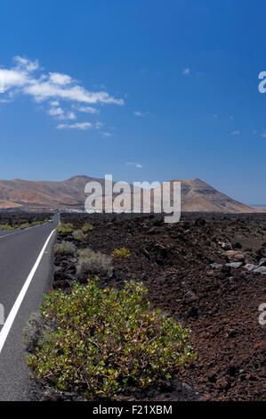 Lz67 road, Parque Nacional de Timanfaya, Lanzarote, Isole Canarie, Spagna. Foto Stock