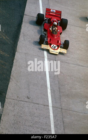 Andrea de Adamich in una McLaren Alfa Romeo al GP di Francia Clermont Ferrand il 5 Luglio 1970 Foto Stock