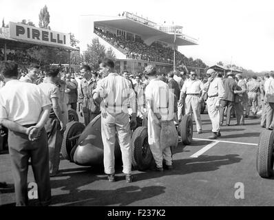 La griglia alla partenza del GP d'Italia a Monza 1949 Foto Stock