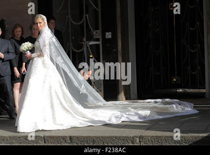 Nicky Hilton lascia il Claridge sul percorso per il suo matrimonio a Kensington Palace. Londra. Regno Unito con: Nicky Hilton dove: Londra, Regno Unito quando: 10 Lug 2015 Foto Stock