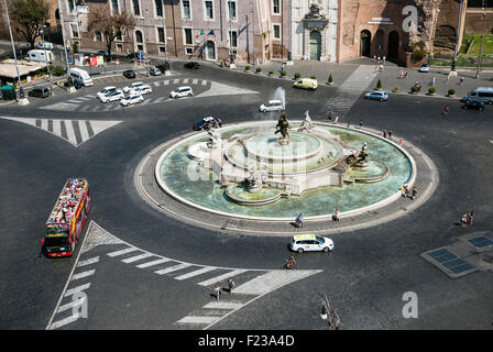 Piazza della Repubblica e la fontana del Naiads, Roma, Italia, Europa Foto Stock