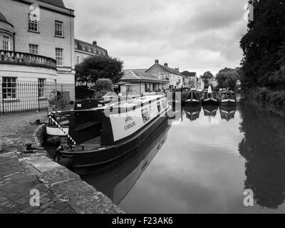 Immagine del Kennet and Avon canal a Bath Foto Stock