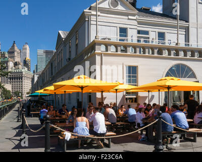 Città restaurato Pier A, Battery Park, New York, Stati Uniti d'America Foto Stock