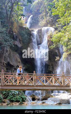 Khouang-Sy falls, 30km S di Luang Prabang. Un popolare escursione Foto Stock