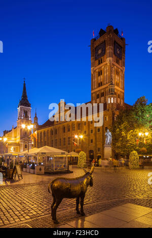 Serata estiva in Torun città vecchia, Kujawsko-pomorskie, Polonia. UNESCO - Sito Patrimonio dell'umanità. Foto Stock