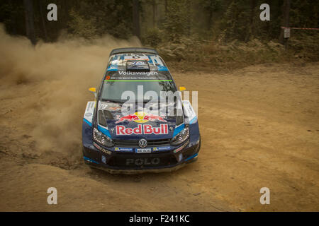 Coffs Harbour, Australia. 11 Settembre, 2015. Volkswagen Motorsport World Rally Team driver Andreas Mikkelsen su speciale allo stadio 8 del Rally Australia. Mikkelsen e co-driver Ola Floene concluso la giornata al quarto posto assoluto. Credito: Russell Hunter/Alamy Live News Foto Stock