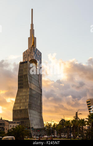 BATUMI, Georgia - 29 Luglio: nuova edificazione di Batumi Universityt tecnologico sulla luglio 22, 2015 a Batumi, Georgia. Questo edificio mi Foto Stock