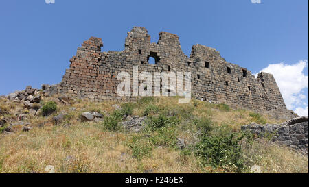 Fortezza di Amberd e Amberd Chiesa, Armenia Foto Stock