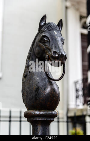 Testa di cavallo Post di aggancio al di fuori di casa bianca della Confederazione, Est Clay Street, Richmond, Virginia Foto Stock