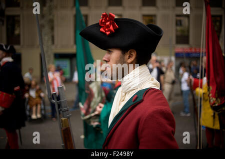Barcellona, Spagna. Undicesimo Sep, 2015. Un tradizionale ex soldato catalano (Miquelets) a Barcellona durante La Diada (Catalogna Giornata nazionale) il 11 settembre, 2015. Catalonia della Giornata Nazionale del 2015 segna l'inizio della campagna per la Catalán elezioni regionali prevista per il 27 settembre. Ultimi Sondaggi di dare assoluta maggioranza per l'indipendenza parti (Junts Pel Si e tazza). Credito: Jordi Boixareu/Alamy Live News Foto Stock