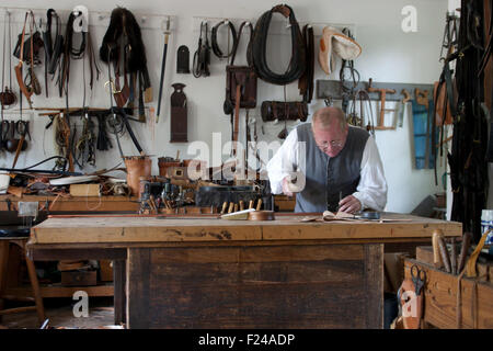 Interprete in costume a Colonial Williamsburg, un museo vivente di storia, Williamsburg, VA Foto Stock