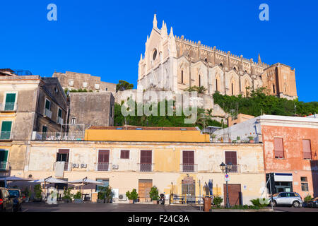 San Francesco Cattedrale nella parte vecchia della città di Gaeta, Italia Foto Stock