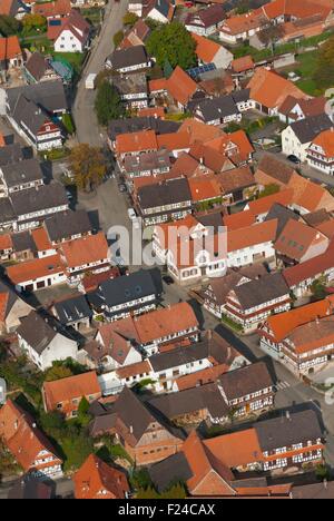 Francia, Bas Rhin (67), villaggio di Hunspach, eletto villaggio francese più bello (vista aerea) Foto Stock