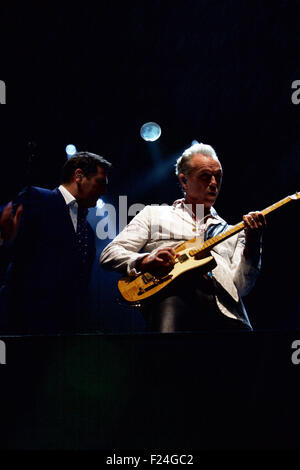 Tony Hadley & Gary Kemp degli Spandau Ballet a Newmarket notti 2015 Foto Stock