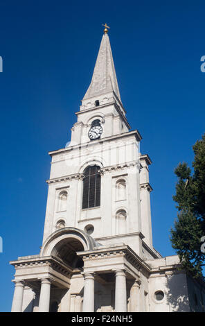 La Chiesa di Cristo Spitalfields tower e il portico East End di Londra Inghilterra REGNO UNITO Foto Stock