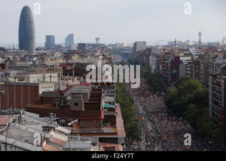 Barcellona, Spagna. Undicesimo Sep, 2015. Decine di migliaia di persone si riuniscono a Barcellona per la domanda di Catalogna indipendenza durante la Catalogna Giornata Nazionale a Meridiana Avenue di Barcellona, Spagna, Sett. 11, 2015. Credito: Pau Barrena/Xinhua/Alamy Live News Foto Stock