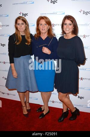 New York, NY, STATI UNITI D'AMERICA. Undicesimo Sep, 2015. La principessa Beatrice di York, Sarah Ferguson duchessa di York, Principessa Eugenie di York di presenze per BGC Partners annuale Giornata della Carità, BGC Partners downtown Manhattan, New York, NY Settembre 11, 2015. Credito: Derek Storm/Everett raccolta/Alamy Live News Foto Stock