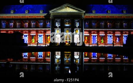 Gembloux. Undicesimo Sep, 2015. Foto scattata il 7 settembre 11, 2015 mostra la luce 3d mostra in Gembloux, 40km a sud-est di Bruxelles, Belgio. Le annuali giornate del patrimonio in Belgio ha dato dei calci a fuori qui il venerdì. Credito: Gong Bing/Xinhua/Alamy Live News Foto Stock