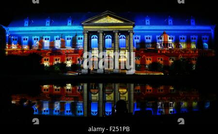 Gembloux. Undicesimo Sep, 2015. Foto scattata il 7 settembre 11, 2015 mostra la luce 3d mostra in Gembloux, 40km a sud-est di Bruxelles, Belgio. Le annuali giornate del patrimonio in Belgio ha dato dei calci a fuori qui il venerdì. Credito: Gong Bing/Xinhua/Alamy Live News Foto Stock