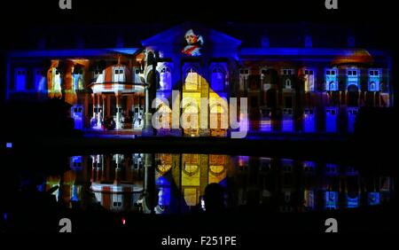 Gembloux. Undicesimo Sep, 2015. Foto scattata il 7 settembre 11, 2015 mostra la luce 3d mostra in Gembloux, 40km a sud-est di Bruxelles, Belgio. Le annuali giornate del patrimonio in Belgio ha dato dei calci a fuori qui il venerdì. Credito: Gong Bing/Xinhua/Alamy Live News Foto Stock