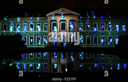 Gembloux. Undicesimo Sep, 2015. Foto scattata il 7 settembre 11, 2015 mostra la luce 3d mostra in Gembloux, 40km a sud-est di Bruxelles, Belgio. Le annuali giornate del patrimonio in Belgio ha dato dei calci a fuori qui il venerdì. Credito: Gong Bing/Xinhua/Alamy Live News Foto Stock