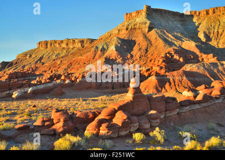 Hoodoos del Piccolo Egitto lungo l'autostrada 95 circa 20 miglia a sud di Hanksville, Utah Foto Stock