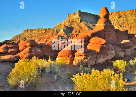 Hoodoos del Piccolo Egitto lungo l'autostrada 95 circa 20 miglia a sud di Hanksville, Utah Foto Stock