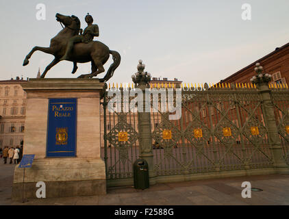 Monumento equestre, Piazza Castello di Torino - Italia Foto Stock