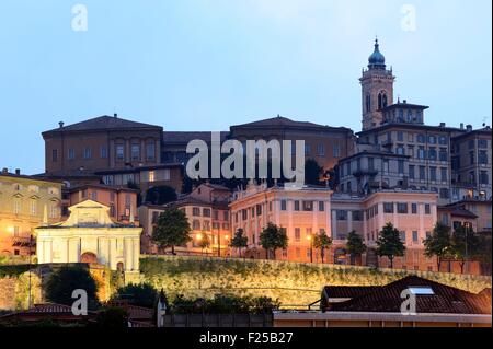 L'Italia, Lombardia, Bergamo, la città alta (superiore City) Foto Stock