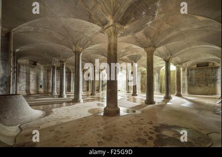 Francia, Morbihan, Lorient, interno della nave cisterna di acqua nel contenitore della East India Company Foto Stock