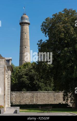 Francia, Morbihan, Lorient, il contenitore della East India Company con torre di avvistamento Foto Stock