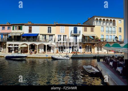 Francia, Var, golfo di St Tropez, il Port Grimaud cittadina sul mare, zona shopping Foto Stock