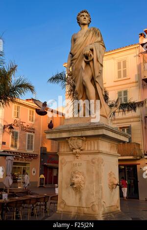 Francia, Var, Sanary-sur-Mer, statua evoca la Marina Foto Stock