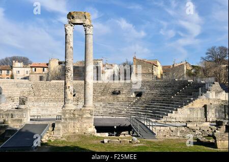 Francia, Bouches du Rhone, Arles, teatro romano del I secolo A.C. Foto Stock