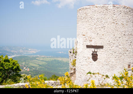 Vista del San Servolo castello in Slovenia Foto Stock