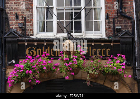 Segno sopra ingresso al pubblico di casa nel centro di York Foto Stock
