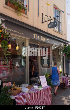 Devizes, un mercato comune nel cuore del Wiltshire, Inghilterra REGNO UNITO Il Bistro Foto Stock