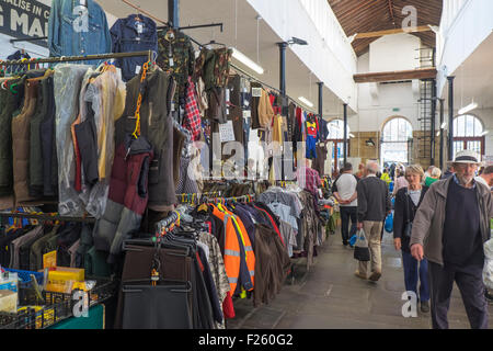 Devizes, un mercato comune nel cuore del Wiltshire, Inghilterra UK il caos Foto Stock